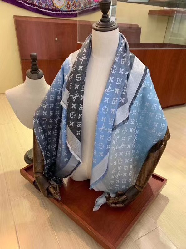 Louis Vuitton女士圍巾 路易威登真絲羊毛大方巾 LV最新限量幻彩披肩  mmj1658